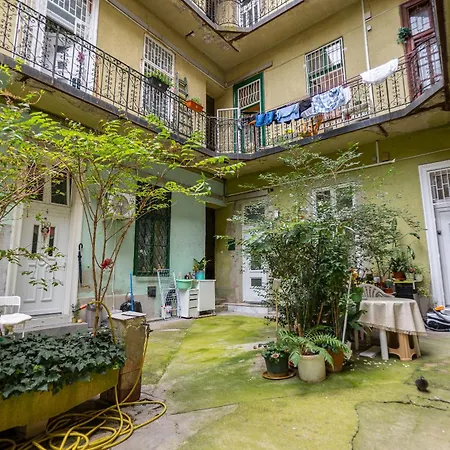 Cosy Flat With Balcony Апартаменты