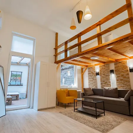 Cosy Flat With Balcony Апартаменты