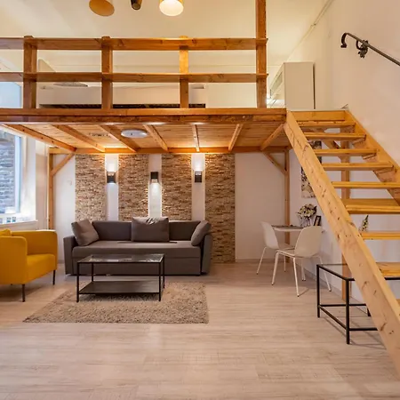 Cosy Flat With Balcony * Будапешт