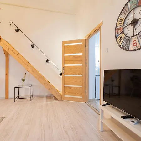 Cosy Flat With Balcony Апартаменты