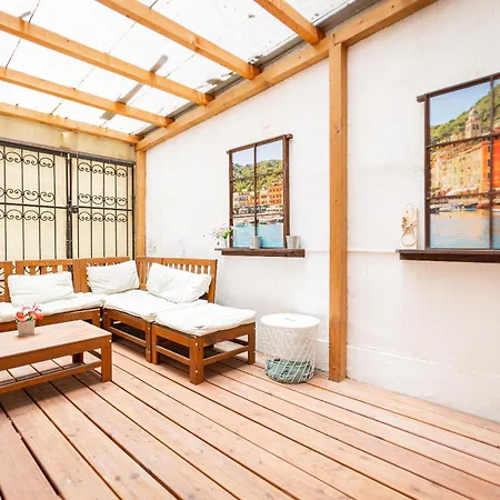 Апартаменты Cosy Flat With Balcony