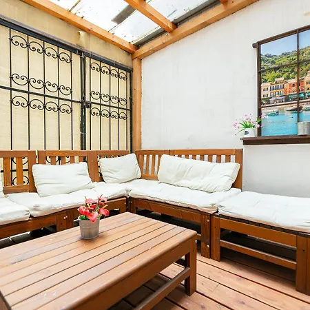 Lejlighed Cosy Flat With Balcony