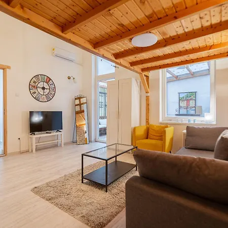 Cosy Flat With Balcony Appartamento Budapest