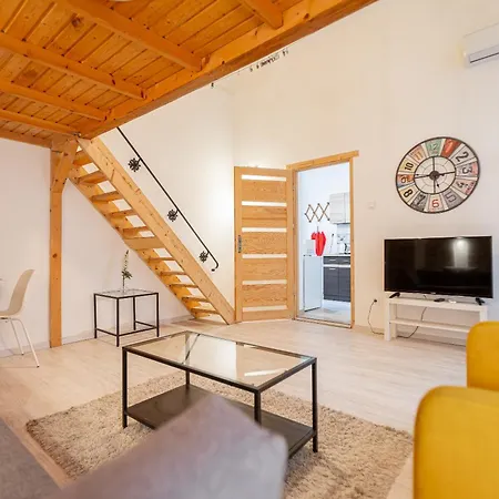 Cosy Flat With Balcony *