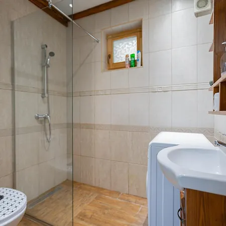 Lejlighed Cosy Flat With Balcony
