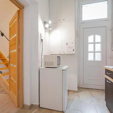 Διαμέρισμα Cosy Flat With Balcony *