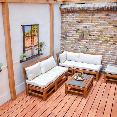 Lejlighed Cosy Flat With Balcony *
